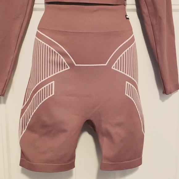 PRETTYLITTLETHINGS SPORT - Picture 4 of 12